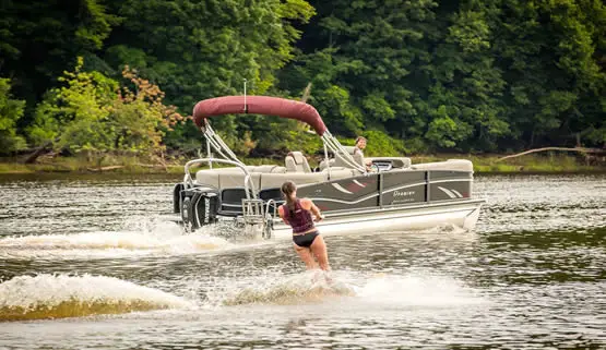 pontoon water skiing